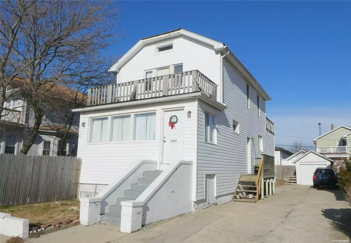 Long Beach, NY 11561,257 W Market ST