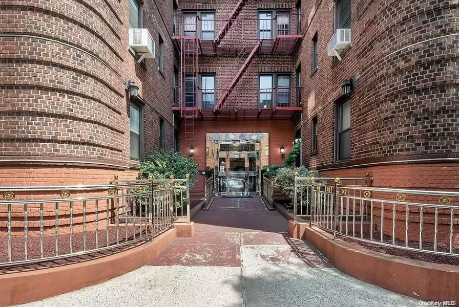 47-55 39 Pl #1c, Sunnyside, NY 11104