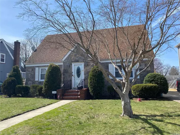 2148 Maple ST, Baldwin, NY 11510