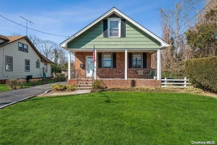 Rockville Centre, NY 11570,6 Driscoll AVE
