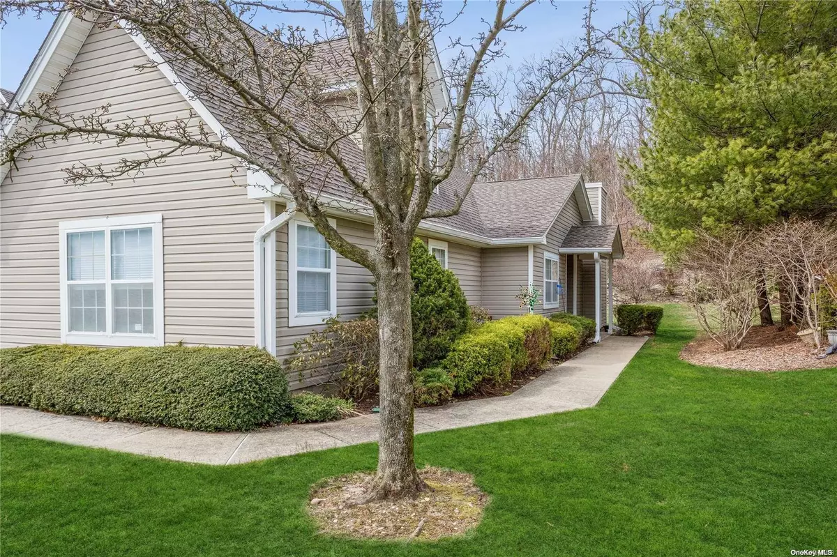 East Setauket, NY 11733,216 Erik DR #216