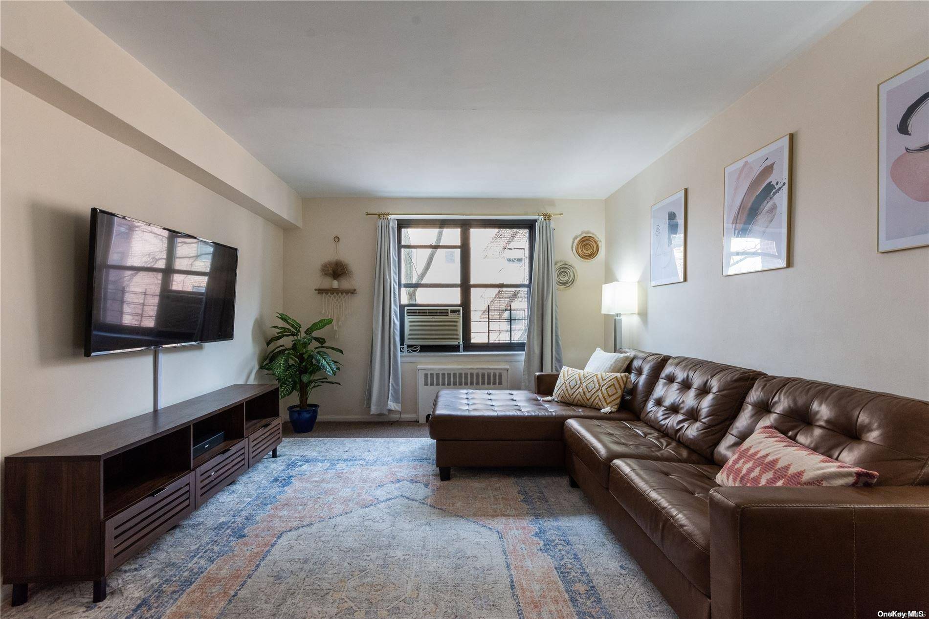 90-09 Northern BLVD #304, Jackson Heights, NY 11372