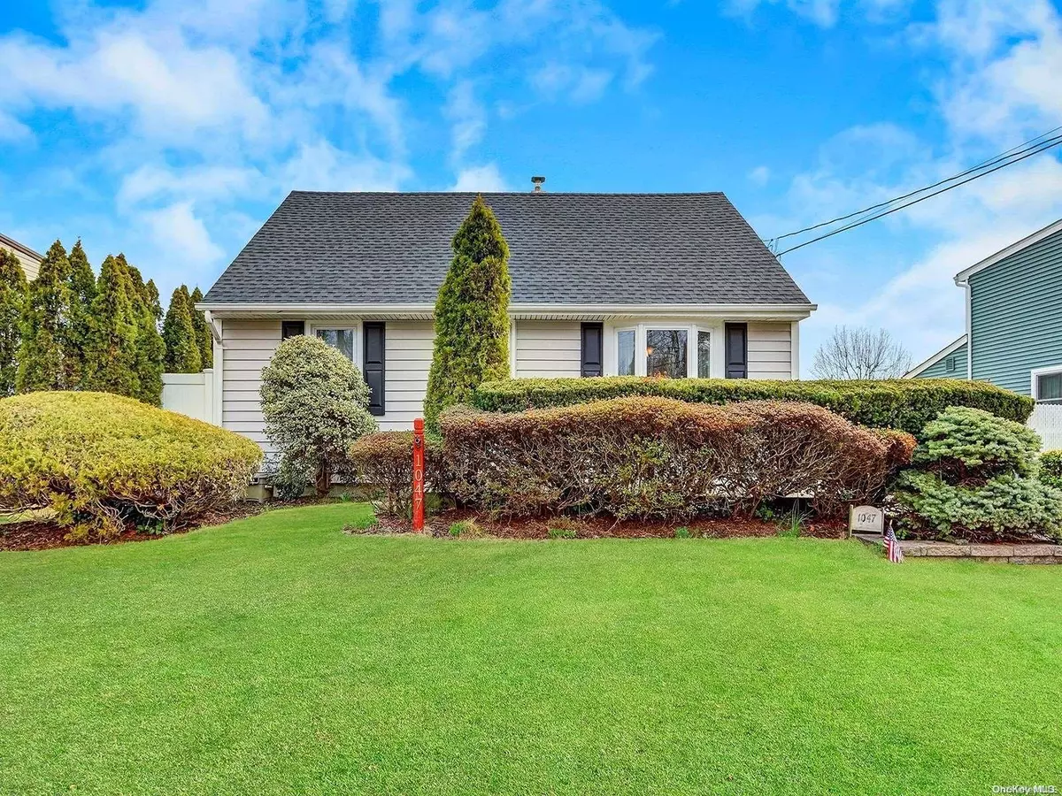 Merrick, NY 11566,1047 West DR