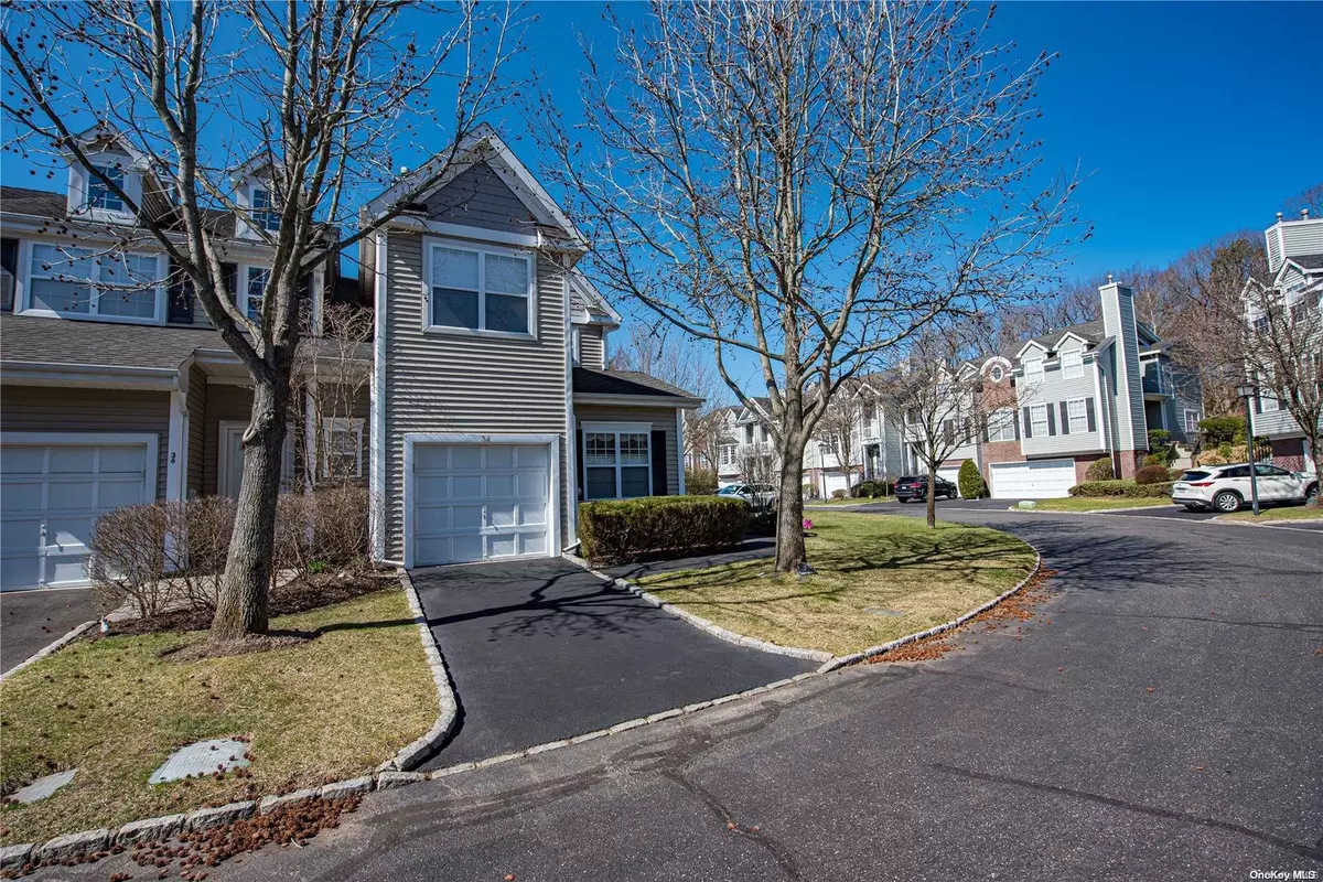 Smithtown, NY 11787,34 Paddington CIR #34