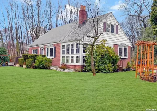 163 N. Country RD, Port Jefferson, NY 11777