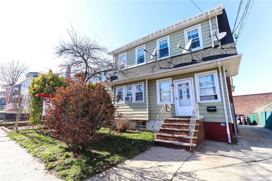 162-15 84th DR, Jamaica Hills, NY 11432