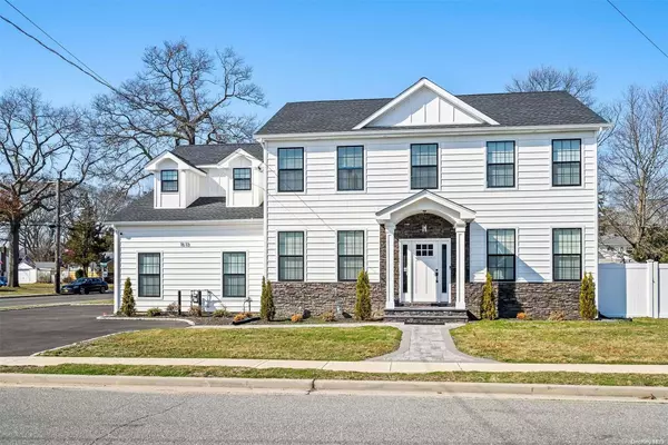 1513 Washington AVE, Seaford, NY 11783