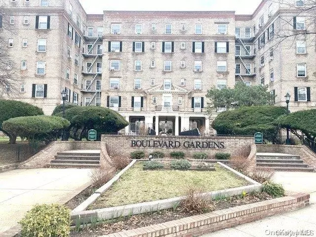 Woodside, NY 11377,51-42 30th AVE #5O