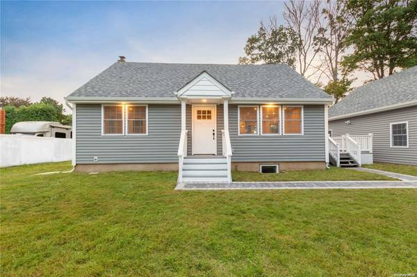 282 Harrison AVE, Miller Place, NY 11764