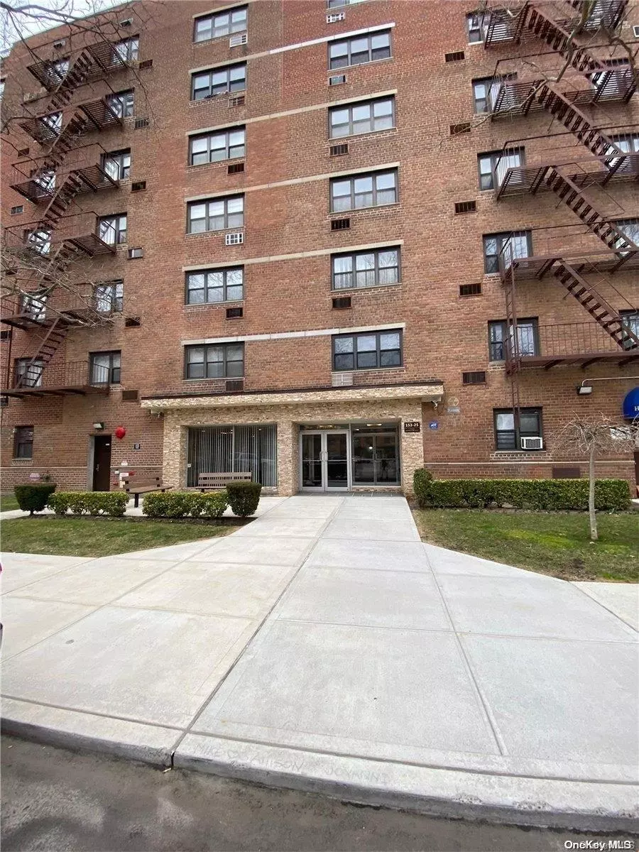 Howard Beach, NY 11414,153-25 88th ST #1E