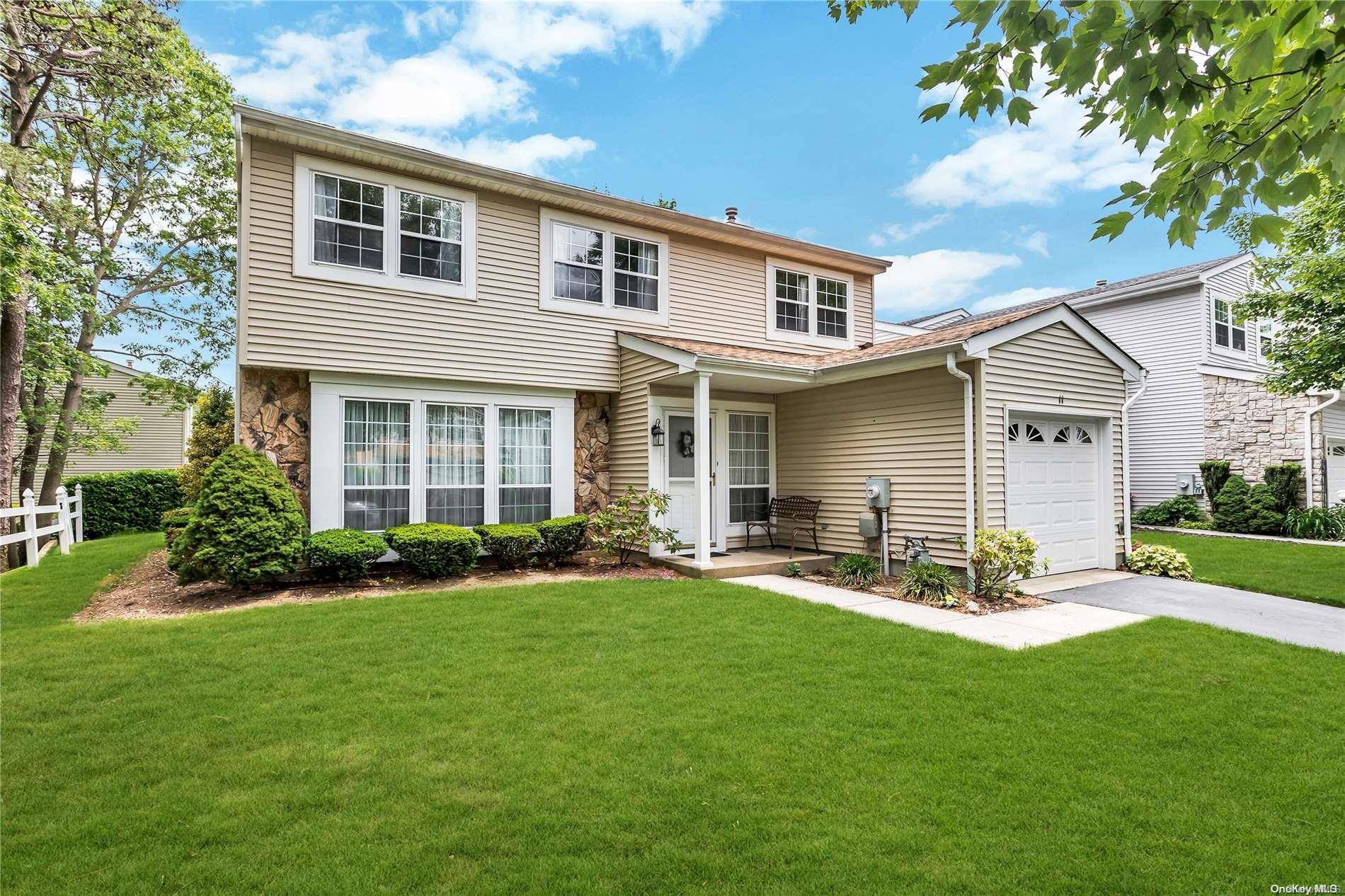 11 Colony DR #11, Holbrook, NY 11741