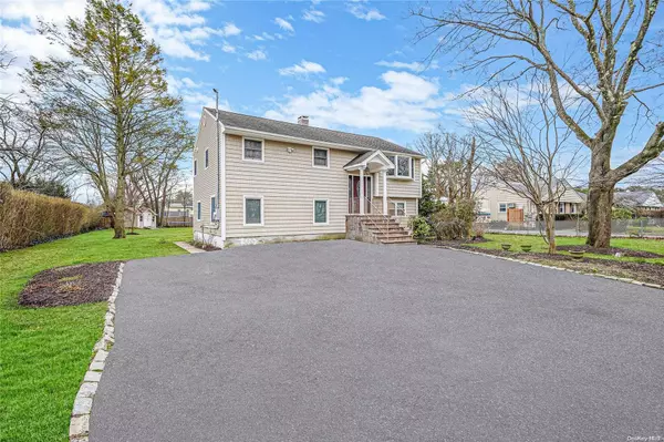14 Bushwick AVE, Brentwood, NY 11717