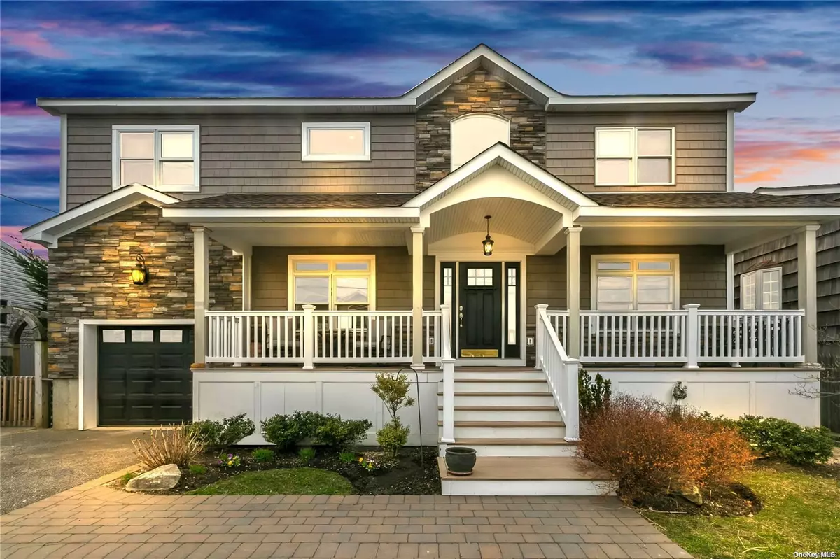 Seaford, NY 11783,2584 Peconic AVE