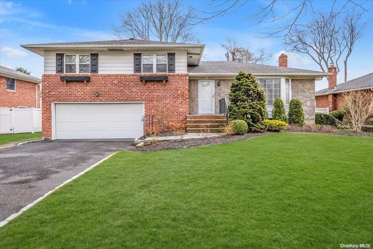 Melville, NY 11747,5 Byfield PL