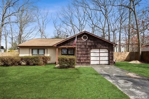 265 Dare RD, Selden, NY 11784