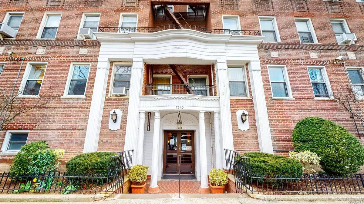 Forest Hills, NY 11375,75-40 Austin ST #6CR