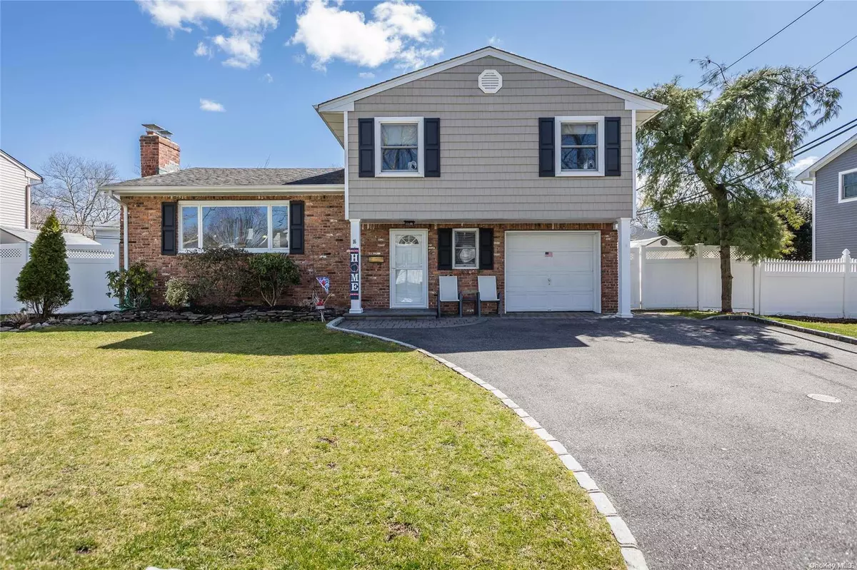 Melville, NY 11747,16 Sycamore ST