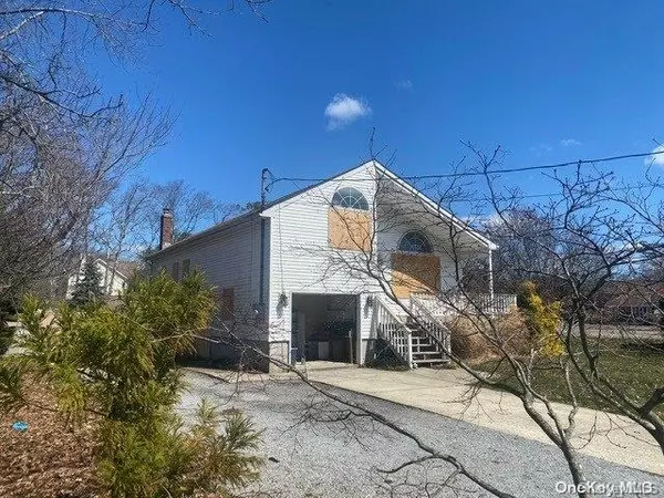 Shirley, NY 11967,107 Parkview DR