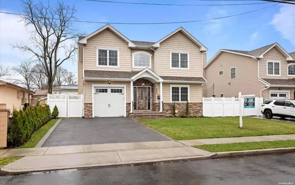 402 Coolidge AVE, Rockville Centre, NY 11570