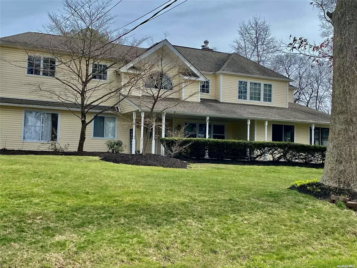 Huntington Station, NY 11746,24 Wyoming DR
