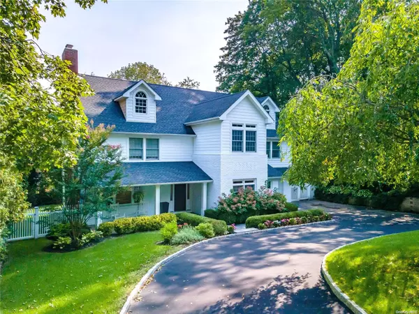 Cold Spring Harbor, NY 11724,7 Poplar Place