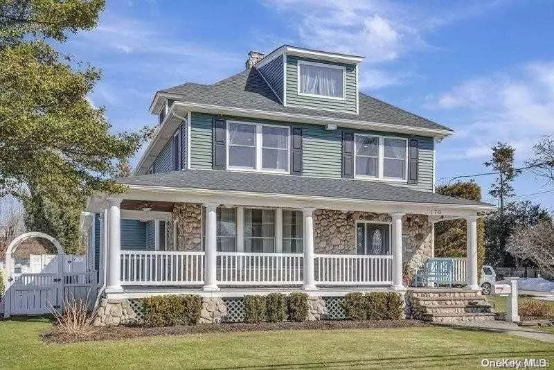 170 Henry ST, Westbury, NY 11590