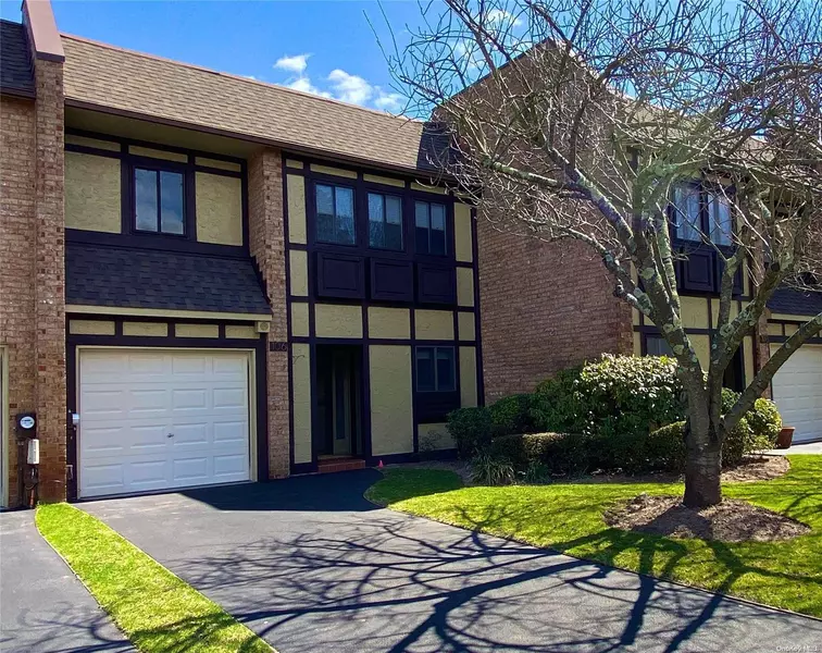 106 Southgate CIR #106, Massapequa Park, NY 11762