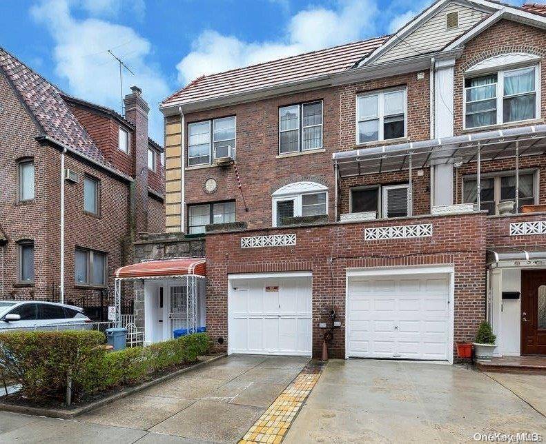 34-26 76th ST, Jackson Heights, NY 11372