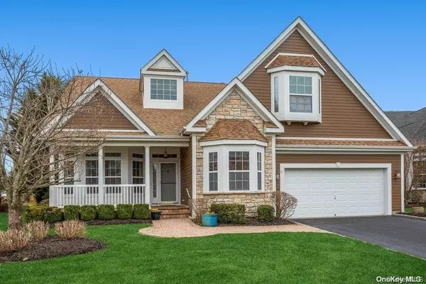 51 Wake Robin LN, Aquebogue, NY 11931