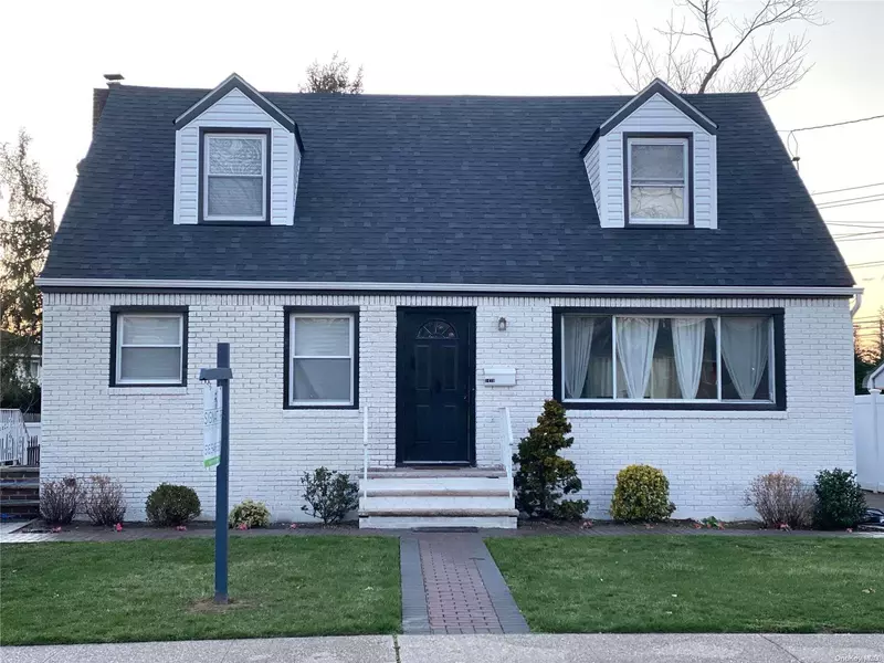 1479 Tadmor ST, Merrick, NY 11566