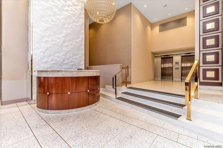 66-36 Yellowstone BLVD #2F, Forest Hills, NY 11375