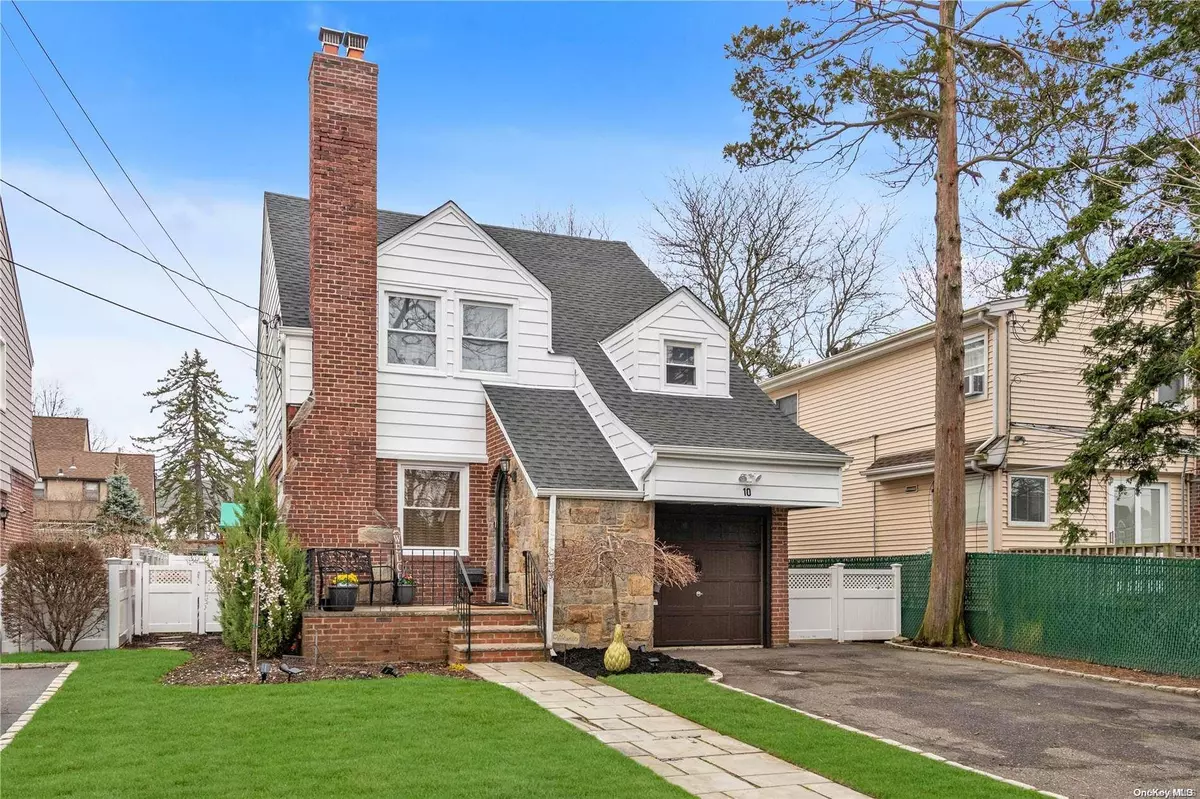 Malverne, NY 11565,10 Horton ST