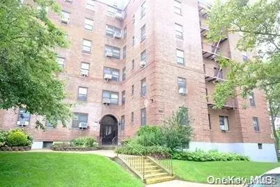 140-08 28 RD #4D, Flushing, NY 11354