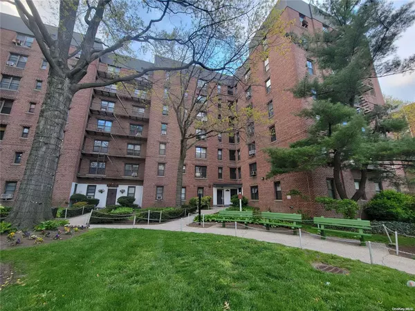 Corona, NY 11368,112-25 34 Avenue #4E