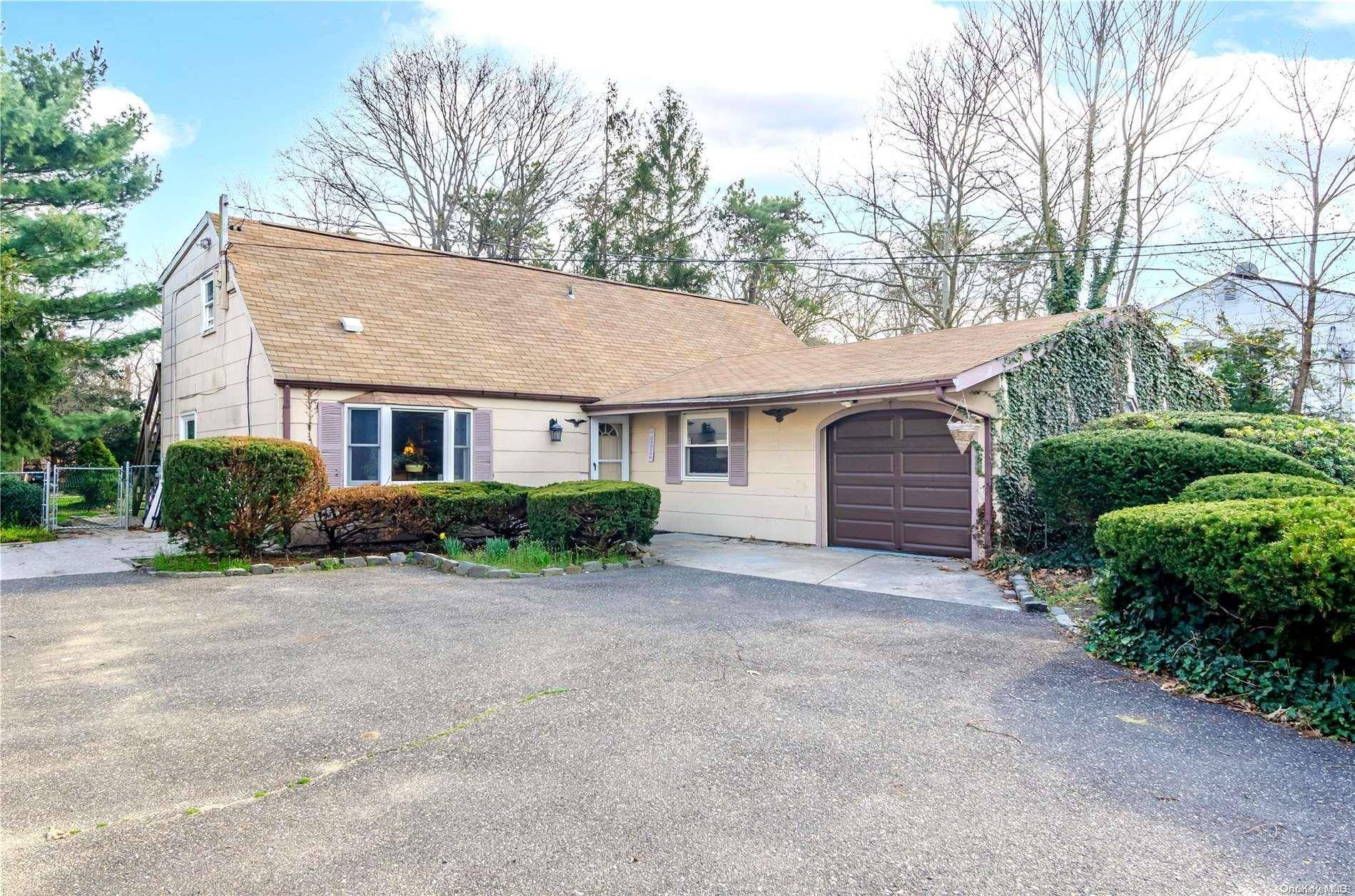Ronkonkoma, NY 11779,56 Teddy Ct