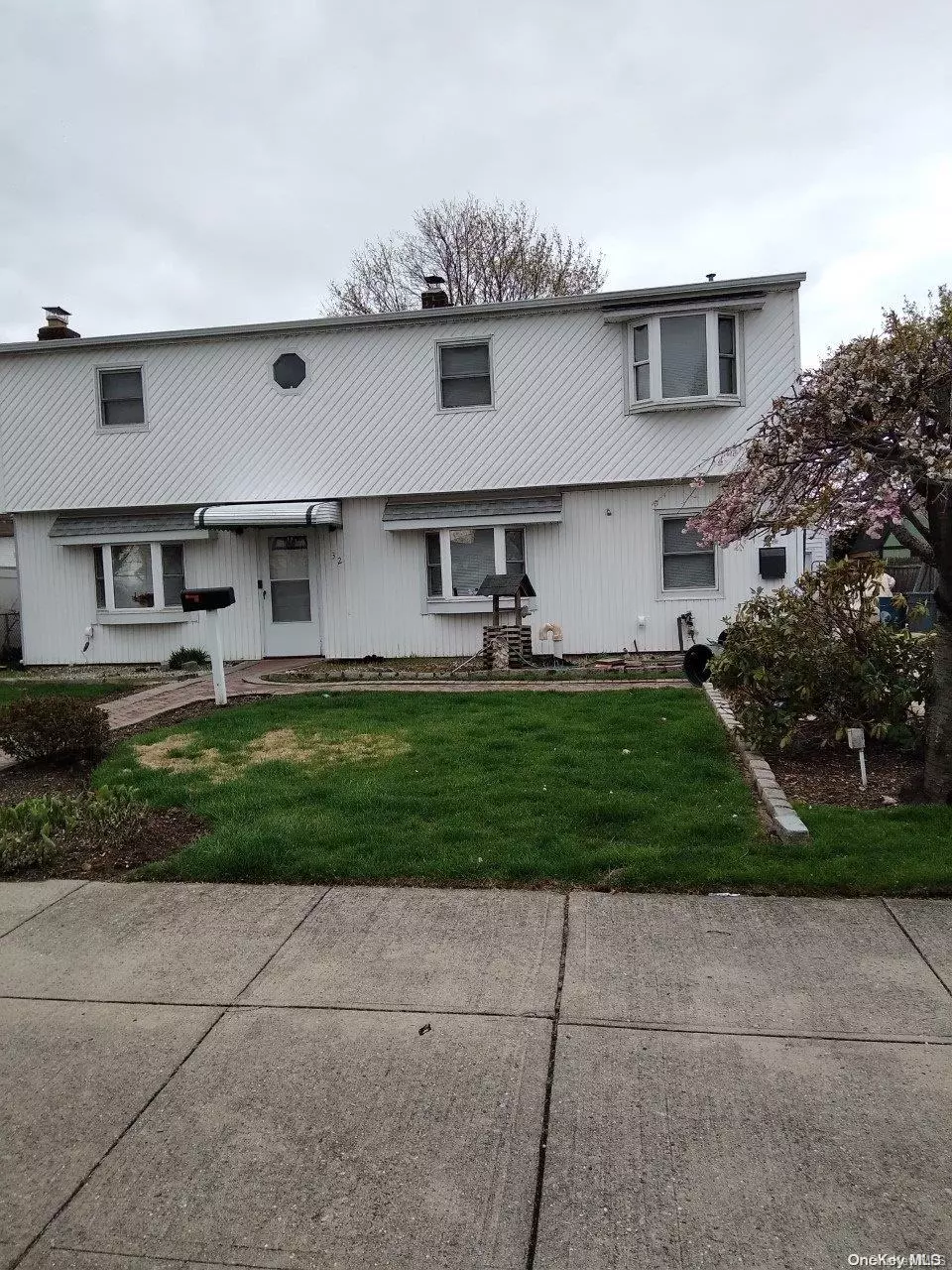 Levittown, NY 11756,32 Cliff LN