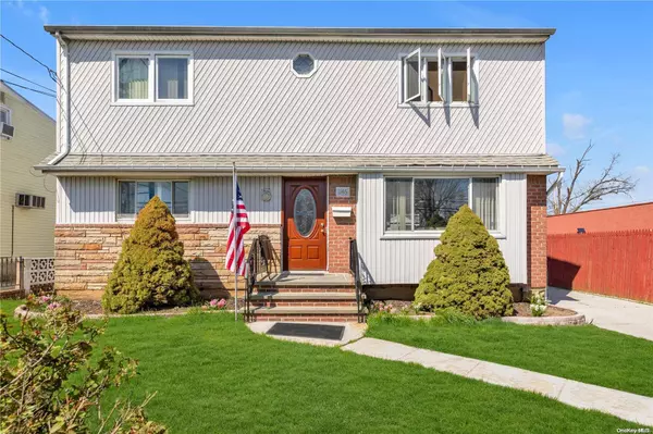 1146 Arlington AVE, Franklin Square, NY 11010