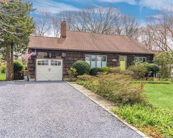 7 Pine DR, East Northport, NY 11731