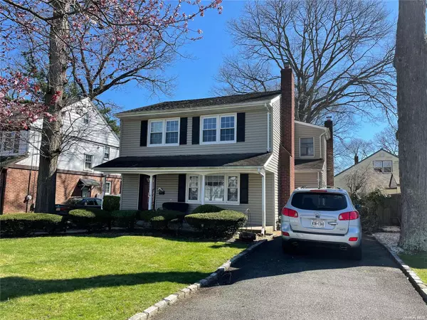 Oceanside, NY 11572,224 Allen AVE