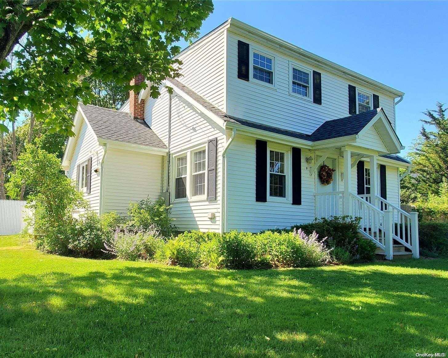 9 Cooks LN, Westhampton, NY 11977