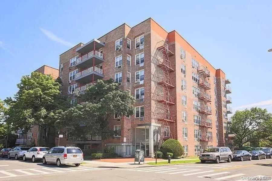 34-25 150th PL #6K, Flushing, NY 11354