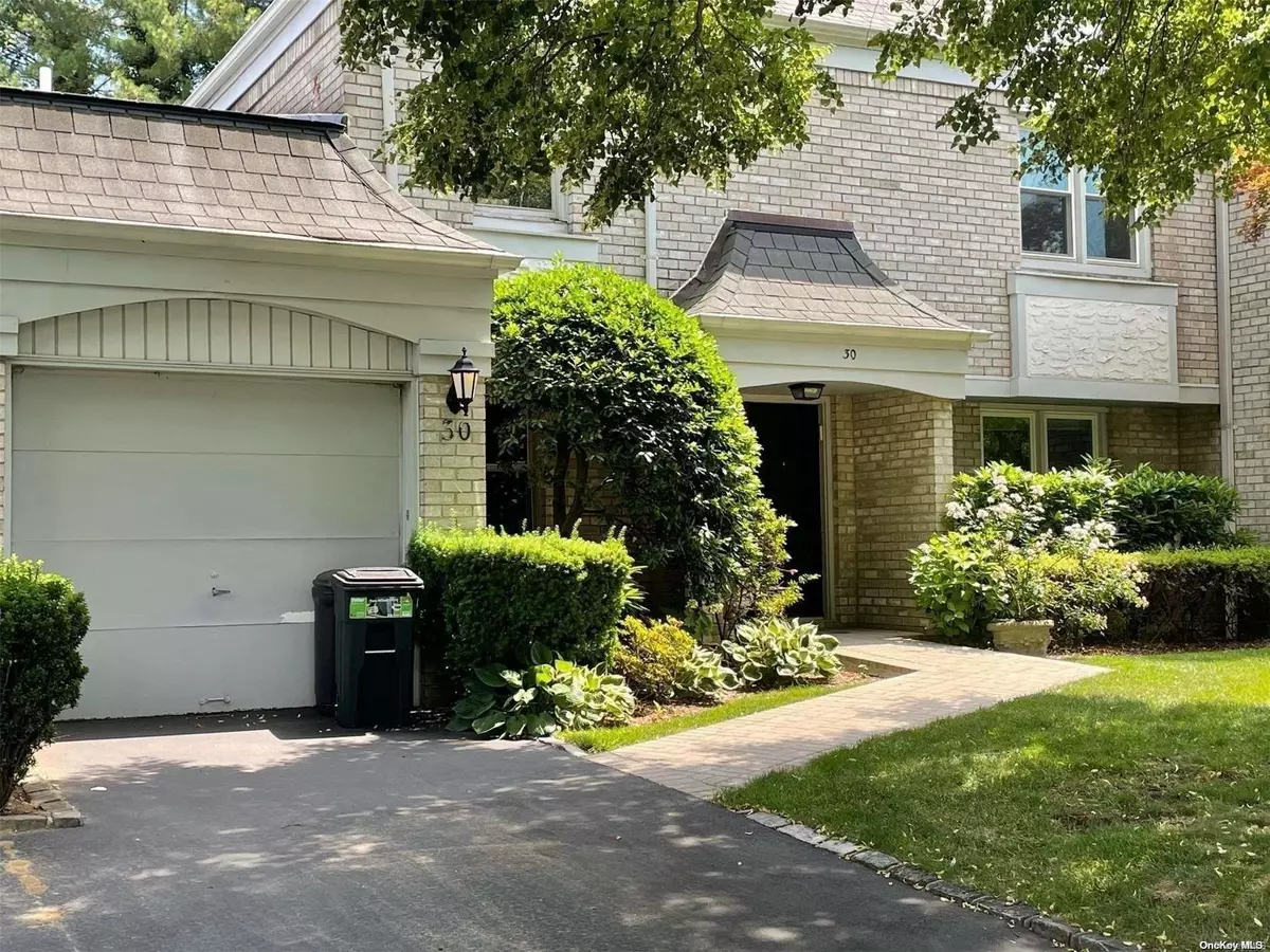 Manhasset, NY 11030,30 Fairway DR #30