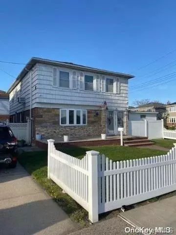 94-15 156th AVE, Howard Beach, NY 11414