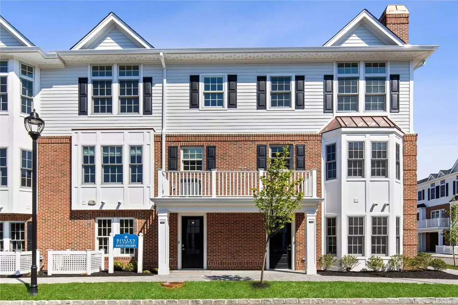 1003 Mill Creek #1003, Roslyn, NY 11576