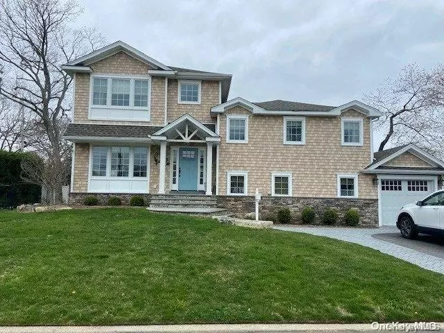 Massapequa, NY 11758,103 Sunrise DR