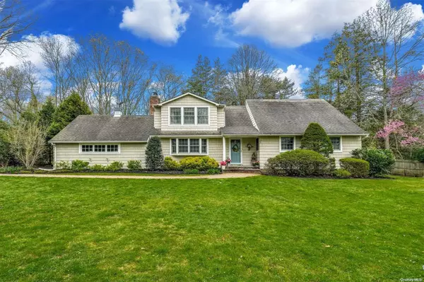 Cold Spring Harbor, NY 11724,10 Brandy RD