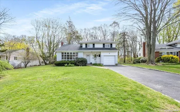 Huntington Station, NY 11746,2 Miandra Court