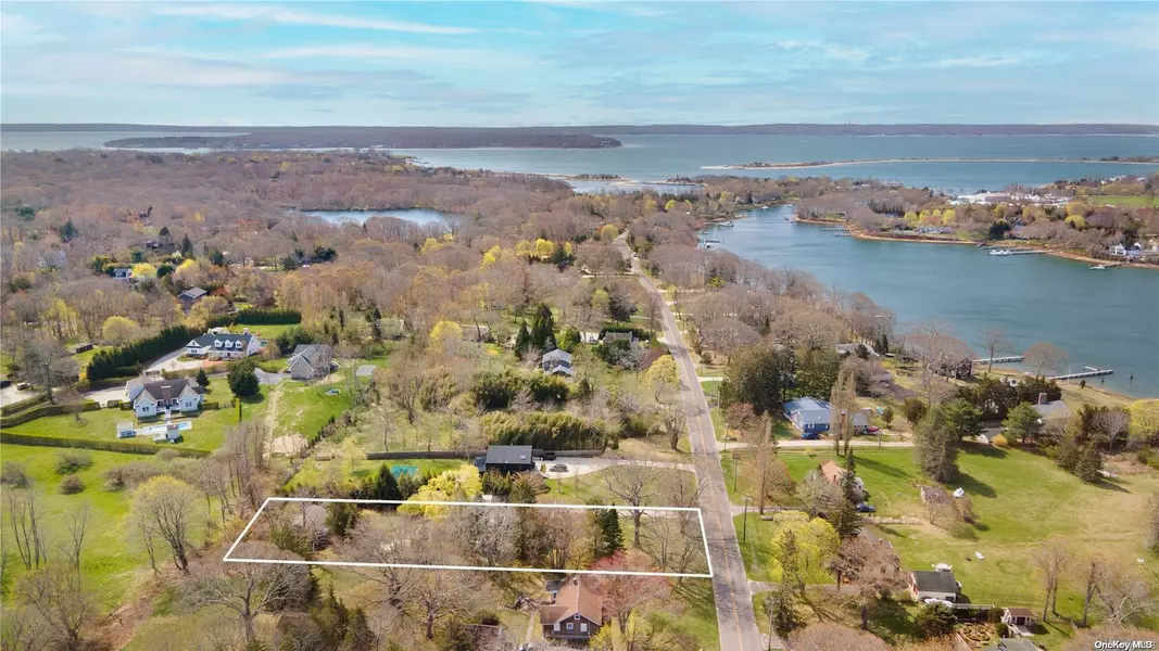 9 S Midway RD, Shelter Island, NY 11964