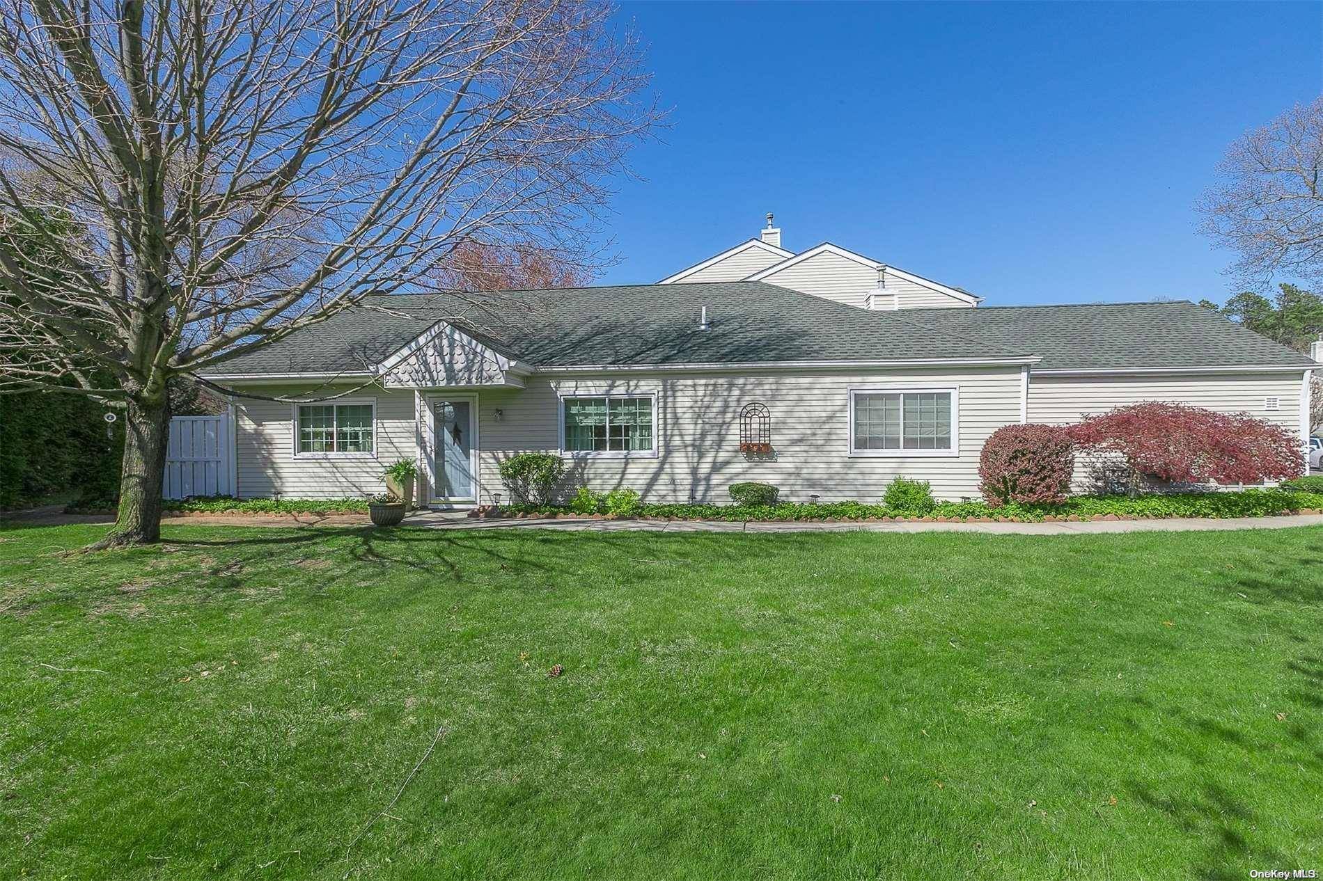 149 Farm House CT #149, Manorville, NY 11949