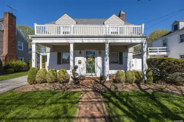 44 Perry ST, Hempstead, NY 11550